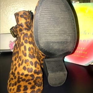 Women’s ankle Chelsea Booties Women’s heel boots